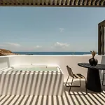فندق Naxos Rhyton 4*