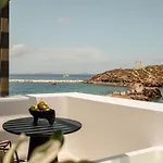 Naxos Rhyton 4*
