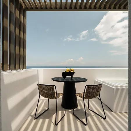 Hotell Naxos Rhyton