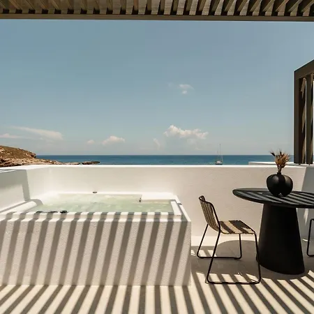 Hotel Naxos Rhyton 4*
