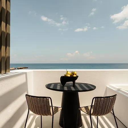 Naxos Rhyton Hotell 4*