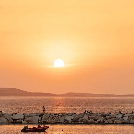 Naxos Rhyton 4*