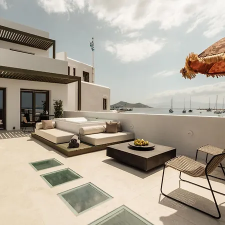 Naxos Rhyton فندق 4*