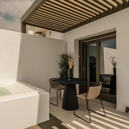 Hotel Naxos Rhyton